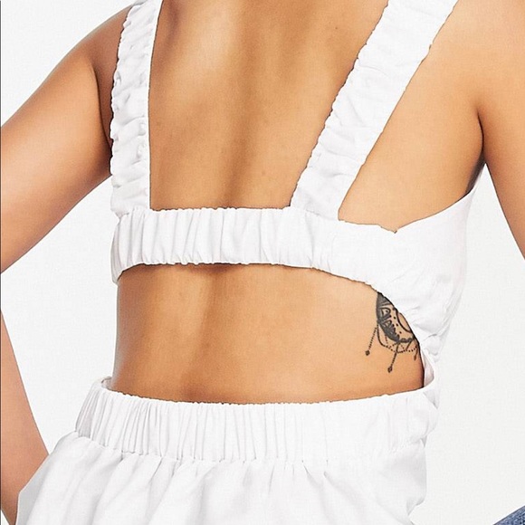 ASOS Cutout Flare Hem Top! NWOT. Never worn. - Picture 4 of 4